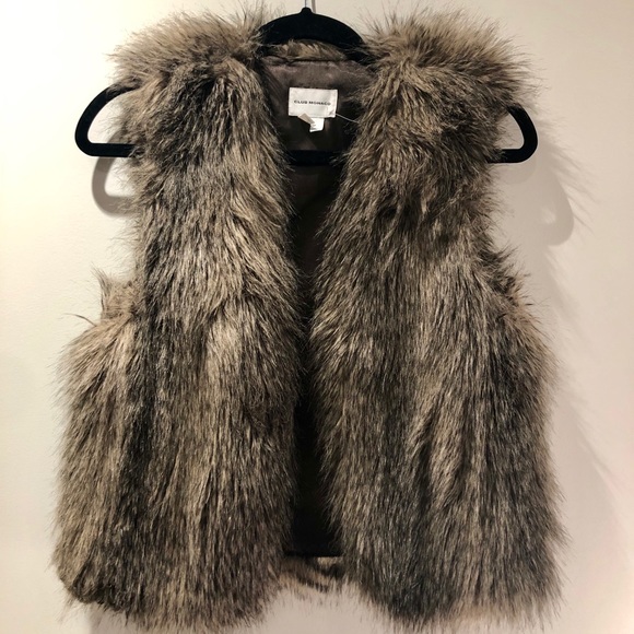 Club Monaco Jackets & Blazers - CLUB MONACO faux fur 'Matilda' vest NWT Club Monaco Jackets & Blazers - CLUB MONACO faux fur 'Matilda' vest NWT